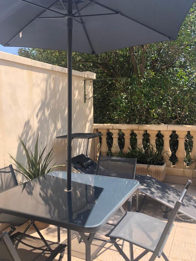 Cote Jardin Est Un Spacieux Et Lumineux T3, Entierement Renove, A 2 Pas De L'Herault Et A 10Min Du Bord De Mer Proche Du Centre Historique Et Du Fabuleux Chateau Laurens, Vous Apprecierez Le Calme De Sa Belle Terrasse Et La Vue Superbe Sur Le Jardin Agde Exteriör bild